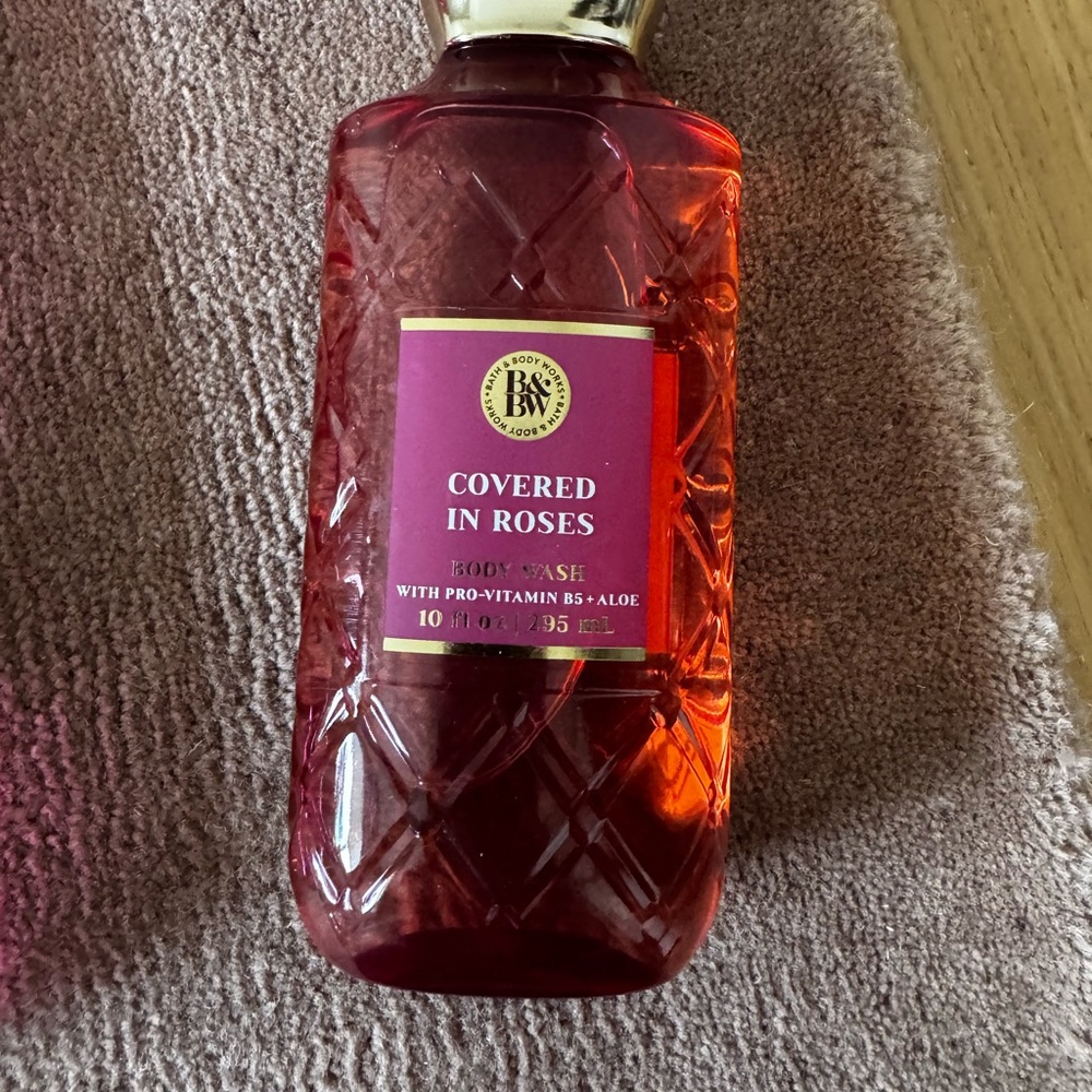 Bath & Body Works Covered in Roses Pink Body Wash
